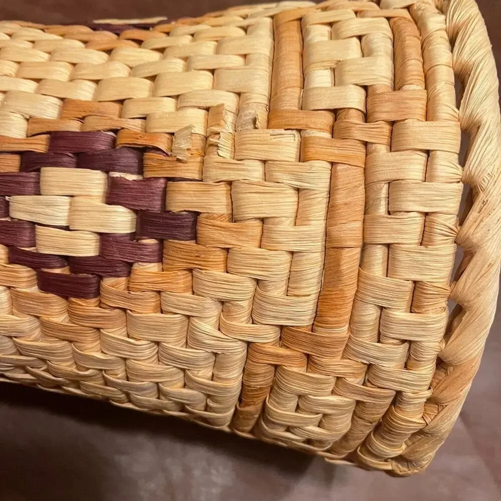 Basket weaved raffia 7-1/2”